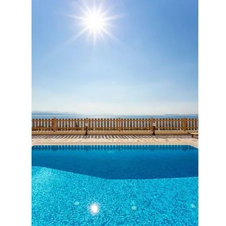 Villa Astaria Mparmpati