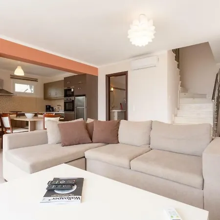 Astaria Villa Mparmpati