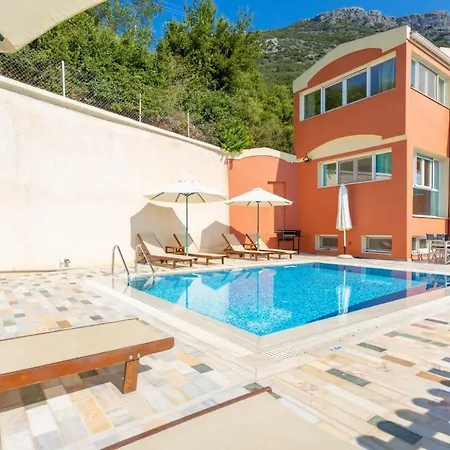 Villa Astaria Mparmpati